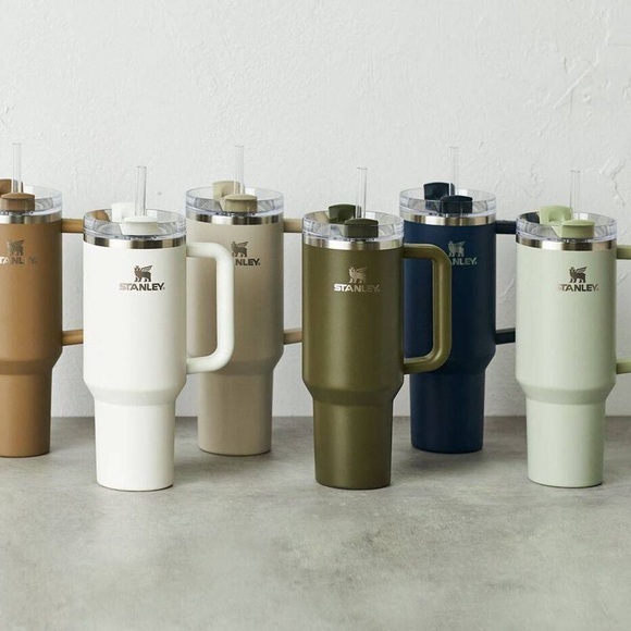 Stanley Cup Target x Hearth and Hand with Magnolia Serene Green color - Picture 3 of 6